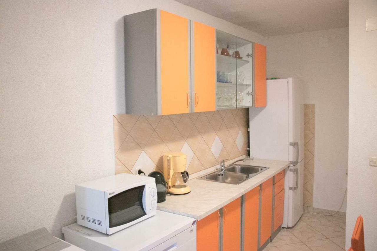 Apartment Lorena Sevid Bagian luar foto