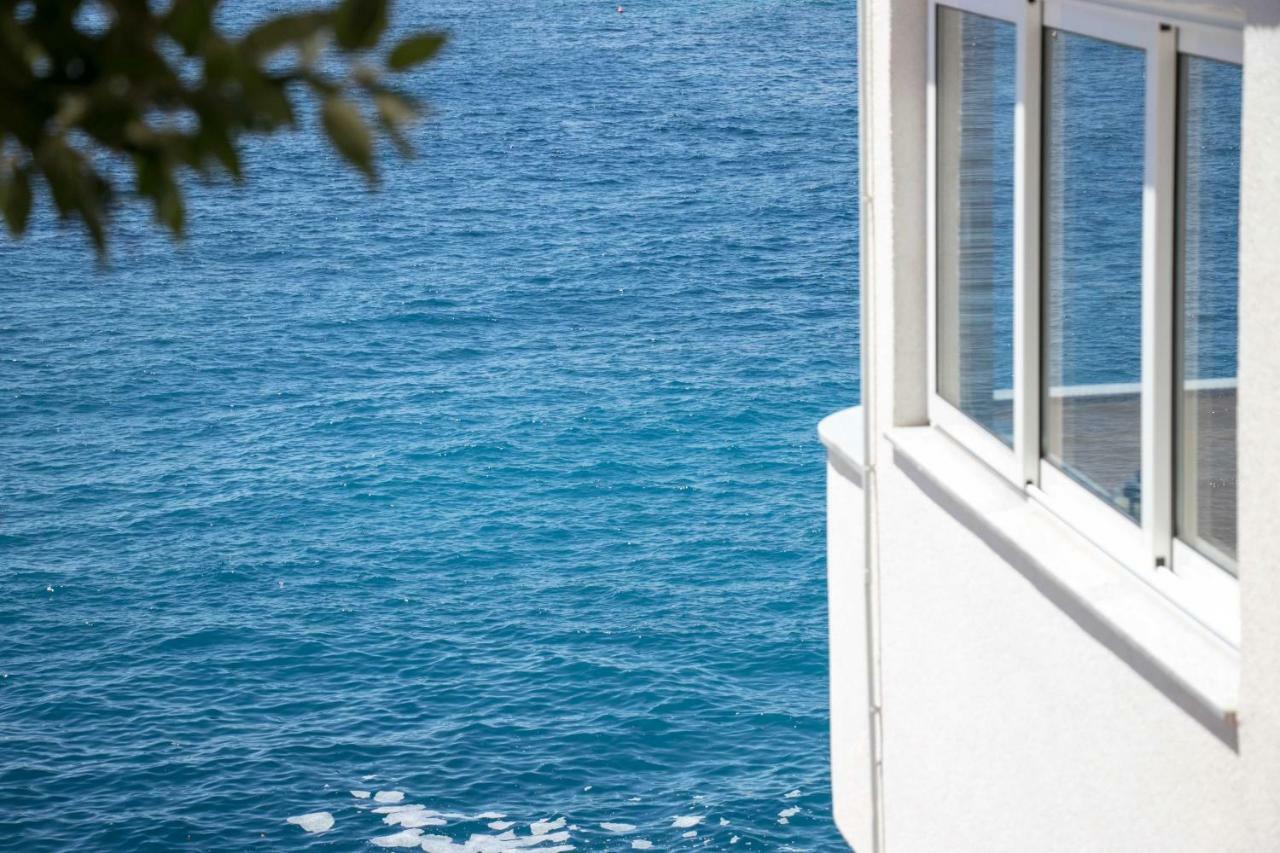 Apartment Lorena Sevid Bagian luar foto